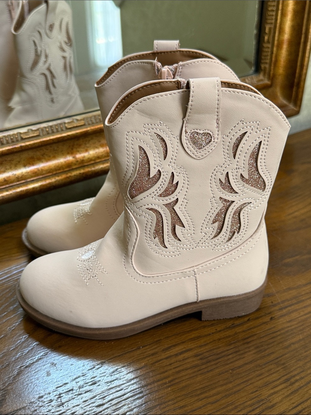 New without tag. Girls light pink Western Booties with Glitter Cutouts. Size 10. - Picture 11 of 11